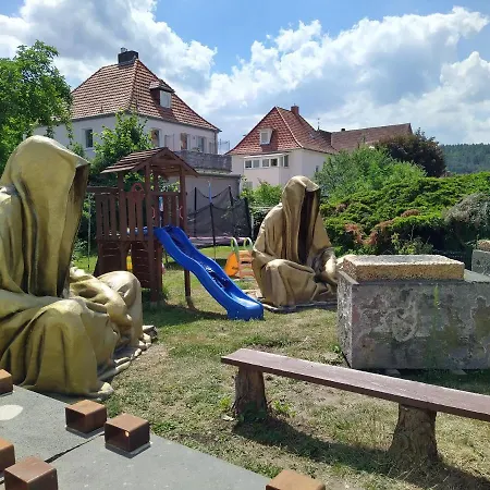 In Der Friedensfabrik Albergue *
